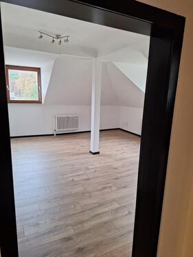 Foto - 2-Zimmer Dachgeschosswohnung zentrale Lage WG-geeignet