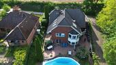 Foto - Haus mit zwei Wohnungen in der obersten Etage