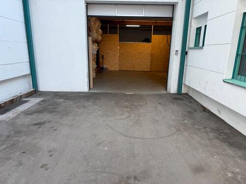 Foto - Lagerhalle in Sindelfingen zu vermieten