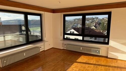 Foto - Helle 5-Zimmer-Wohnung mit Balkon und Stellplatz in Neudenau
