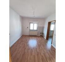 Helle 2,5 -Zimmer Wohnung 1. Stock Worms - Pfiffligheim