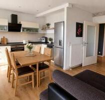 Wunderschöne 4-Zimmer-Wohnung mit 2 Balkonen. Hochwertig modernisiert. - Magdeburg Nordwest