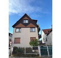 Großzügiges Zweifamilienhaus | 9 Zimmer, 2 Balkone, Doppelgarage - Bad Camberg