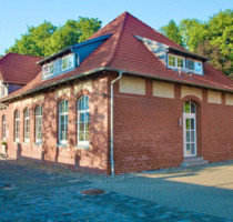 GEWERBEEINHEIT IM ERDGESCHOSS! Ideal für Praxis oder Büro, inkl. Parkflächen! - Halberstadt