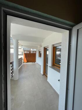 Foto - 110 m² 4. Zimmerwohnung mit ca. 27 m² Gewerbeeinheit.