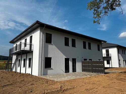 Foto - 3-Zimmer-Neubauwohnung mit Balkon, Garten & Blick ins Grüne
