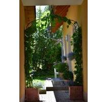 Wohnhaus am Ortsrand - 2.210,00 EUR Kaltmiete, in Bubenreuth (PLZ: 91088)