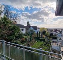 Lichtdurchflutete 5 Zimmer Mietwohnung mit großem Balkon - Saarbrücken Kieselhumes