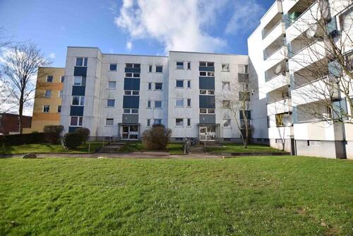 Foto - Renovierte 3-Raumwohnung mit Balkon und Tageslichtbad