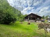 Foto - Blockhaus; Dorfrandlage und Wassenähe