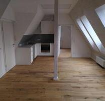 neue & helle 2-Zimmer Dachgeschosswohnung ab 01.05. zu vermieten - Hamburg Langenhorn