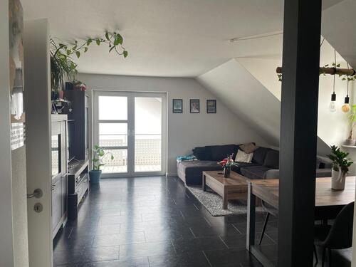 Foto - 2 Zi-DG Wohnung mit Balkon, zusätzlichem Spitzboden&PKW Plätzen