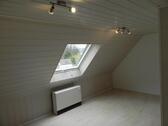 Foto - Single 1-Zi.-Dachwohnung mit EBK