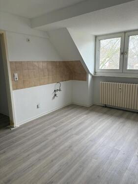 Foto - 1 Zimmer Dachgeschoßwohnung zur Miete in Duisburg