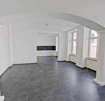 Modernisierte 5-Zimmer-Altbauwohnung mit BALKON und großer Wohnfläche in Wuppertal