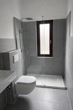 Foto - Renovierte 3-Zimmer-Altbauwohnung in zentraler Lage