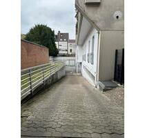 Garagenstellplatz - 95,00 EUR Miete, in Krefeld (PLZ: 47799) Cracau
