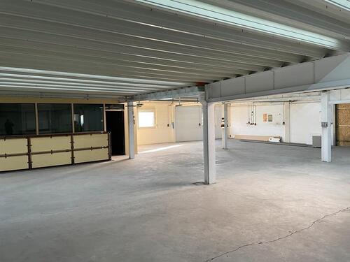 Foto - Lagerhallen und Büros - 1.000,00&nbsp;EUR Kaltmiete, ca.&nbsp; 3,50&nbsp;m&sup2;