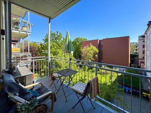 Foto - Charmanter Altbau im Waldstraßenviertel: Parkett, Aufzug & Balkon zum Hof