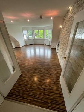 Foto - Großzügige 4-Zimmer-Wohnung (120 m²) mit Carport & Balkon