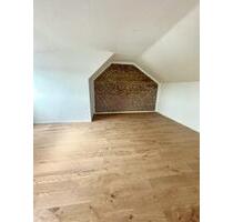 *Renovierte 3 Zimmerwohnung mit Balkon und EBK* - Übach-Palenberg