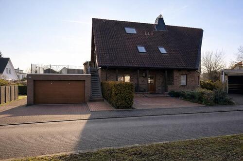 Foto - Wohnen über 2 Etagen mit großer Terra.auf Dop. Garage, u.Südbalko