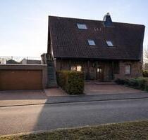 Wohnen über 2 Etagen mit großer Terra.auf Dop. Garage, u.Südbalko - Wolfenbüttel