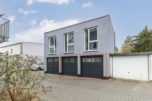 Foto - Ladestation für Elektroauto als Stellplatz oder Garage