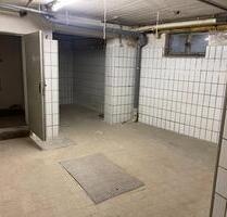 Lagerflächen, Hobbyraum - ca 80-100m²; 5€qm– eigener Zugang - Lübeck Sankt Lorenz Nord