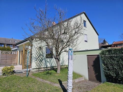 Foto - Reiheneckhaus in Bayreuth-Top Lage mit Garten und zwei Garagen