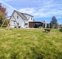 PRIVAT Großzügiges Einfamilienhaus mit großem Garten Hüttisheim