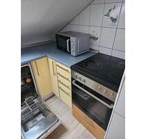 Ruhig gelegene Dachgeschoßwohnung, klimatisiert, Blick ins Grüne - Karlsruhe Knielingen