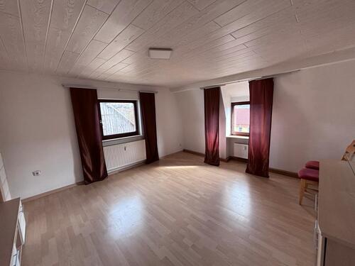 Foto - 3 Zimmer Dachgeschoßwohnung zur Miete in Schnabelwaid