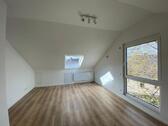 Foto - 2,5 Zimmer Dachgeschosswohnung - 1.000,00&nbsp;EUR Kaltmiete, ca.&nbsp; 60,00&nbsp;m&sup2;