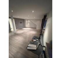 Helle 2-3 Zimmer Wohnung in Wuppertal r