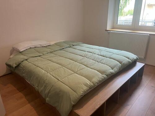 Foto - möbliertes zimmer in einer gemeinschaftswohnung
