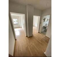 Ruhige 2-Zimmerwohnung im EG, ca. 45 qm, mit Einbauküche - Frankfurt am Main Bornheim
