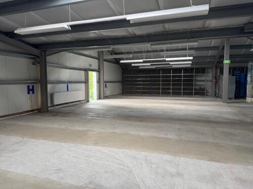 Foto - Lagerhalle, Zwischenlager, Kurzfristig, Versand, Logistik