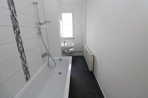 Foto - Finde dein Wohnglück - 2RW mit Badewanne und Balkon in ruhiger Lage