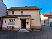 Foto - Wohnhaus mit Scheune und Garage