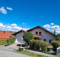 Sehr gepflegtes Wohnhaus mit 2 Wohneinheiten auf Erbbaugrundstück - Hutthurm