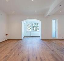 Erstbezug nach Sanierung: stilvolle 4-Zimmer-Wohnung im ruhigen Dreifamilienhaus - Essen Stadtbezirk III