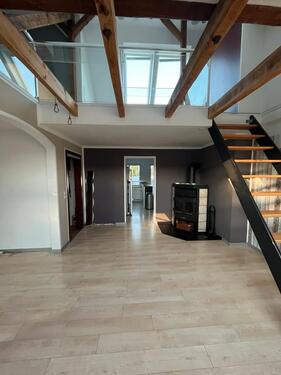 Foto - Große Dachgeschosswohnung mit Kamin, Balkon & Galerie