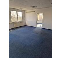 Büro mit Teeküche und WC 120 m² helle Büroflächen mit Heizung Warmwasser und Toiletten in 16356 Ahrensfelde Lindenberg