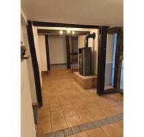 4 Zimmer Küche Bad - 890,00&nbsp;EUR Kaltmiete, ca.&nbsp; 138,00&nbsp;m&sup2; in Hessisch Oldendorf (PLZ: 31840)