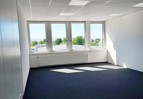 Foto - Frisch renoviert, rundum versorgt – Ihr neues Büro mit Empfang & Paketannahme wartet auf Sie!