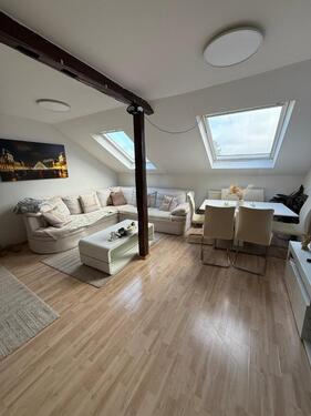 Foto - 4-Zimmer DG-Wohnung in Wiesbaden-Biebrich Rheinnähe