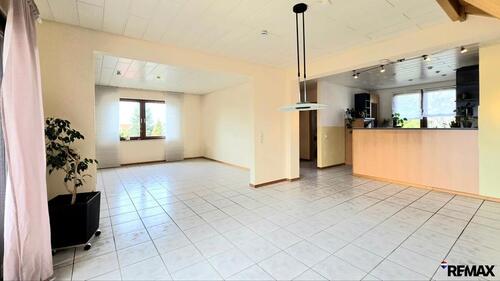 Foto - Helle, großzügige Maisonette-Wohnung, ca. 150 m², 6,5 Zimmer, Balkon, Fußbodenheizung, EE-Klasse 'A'