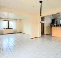 Helle, großzügige Maisonette-Wohnung, ca. 150 m², 6,5 Zimmer, Balkon, Fußbodenheizung, EE-Klasse 
