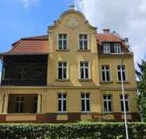 Erstbezug nach Grundsanierung 2 Balkone 4 Zimmer Stuckdecken - Neuruppin